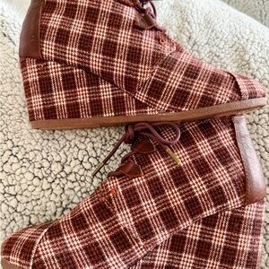 Toms Plaid Wedge Ankle Boots in Burgundy and Cream
